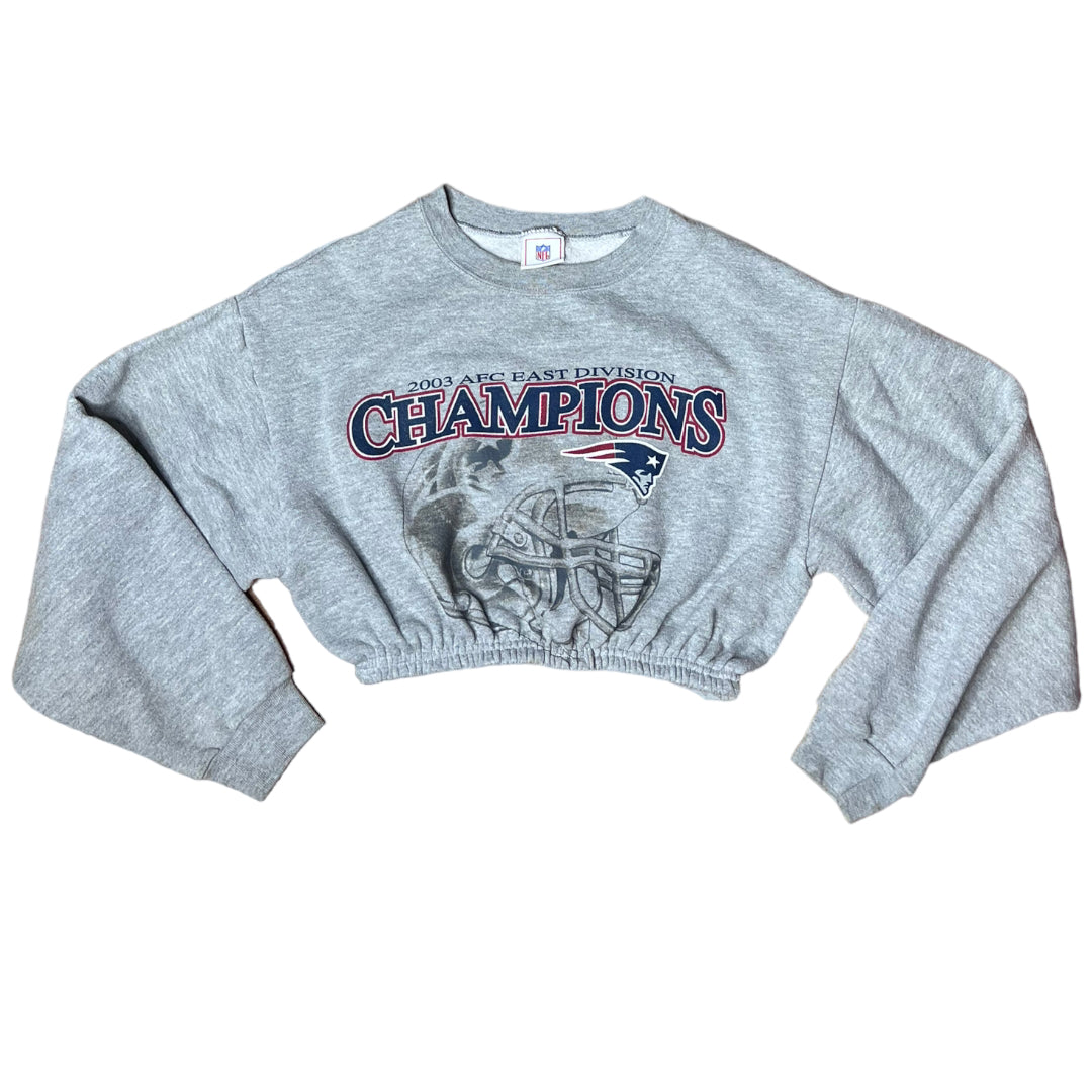 Vintage 2003 New England Patriots AFC Champions Crop Crewneck Sweatshirt